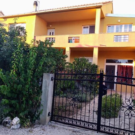 Apartments Mira Biograd Na Moru Exterior foto