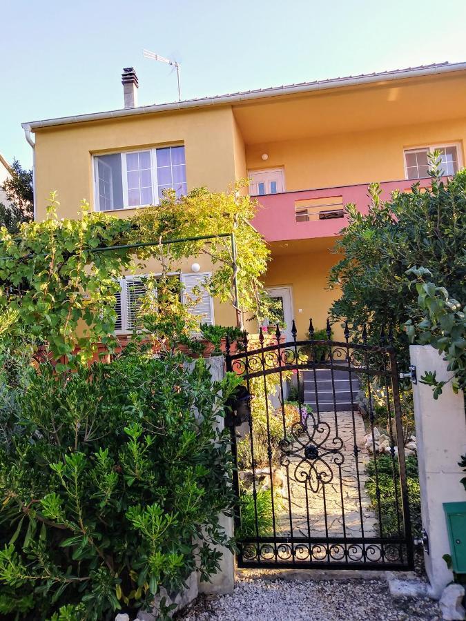 Apartments Mira Biograd Na Moru Exterior foto