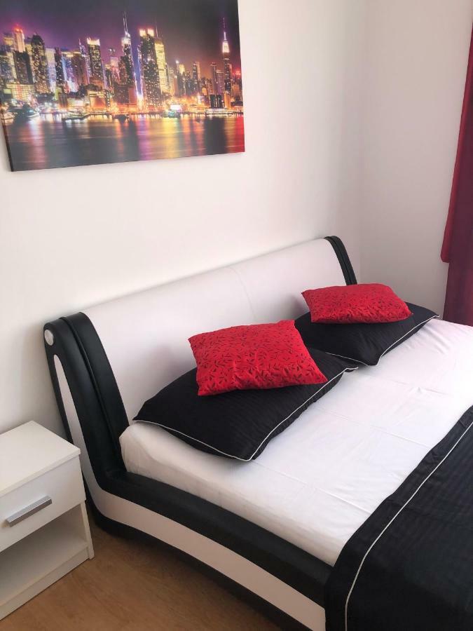 Apartments Mira Biograd Na Moru Exterior foto